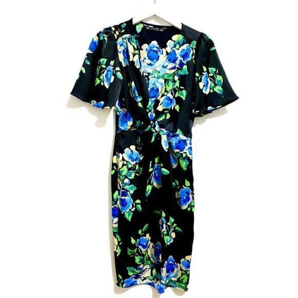 Zara V neck floral print dress with knotted waist.Size XS, black, blue, …